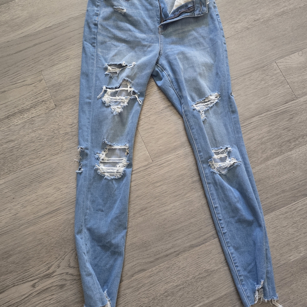 American Eagle Outfitters Light Blue Distressed Skinny Jeans